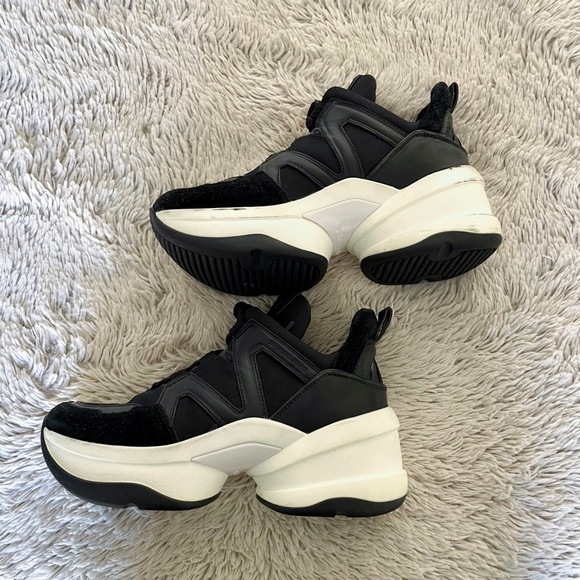 ⚡️ SOLD ⚡️ Michael Kors Olympia Trainers - Picture 5 of 8